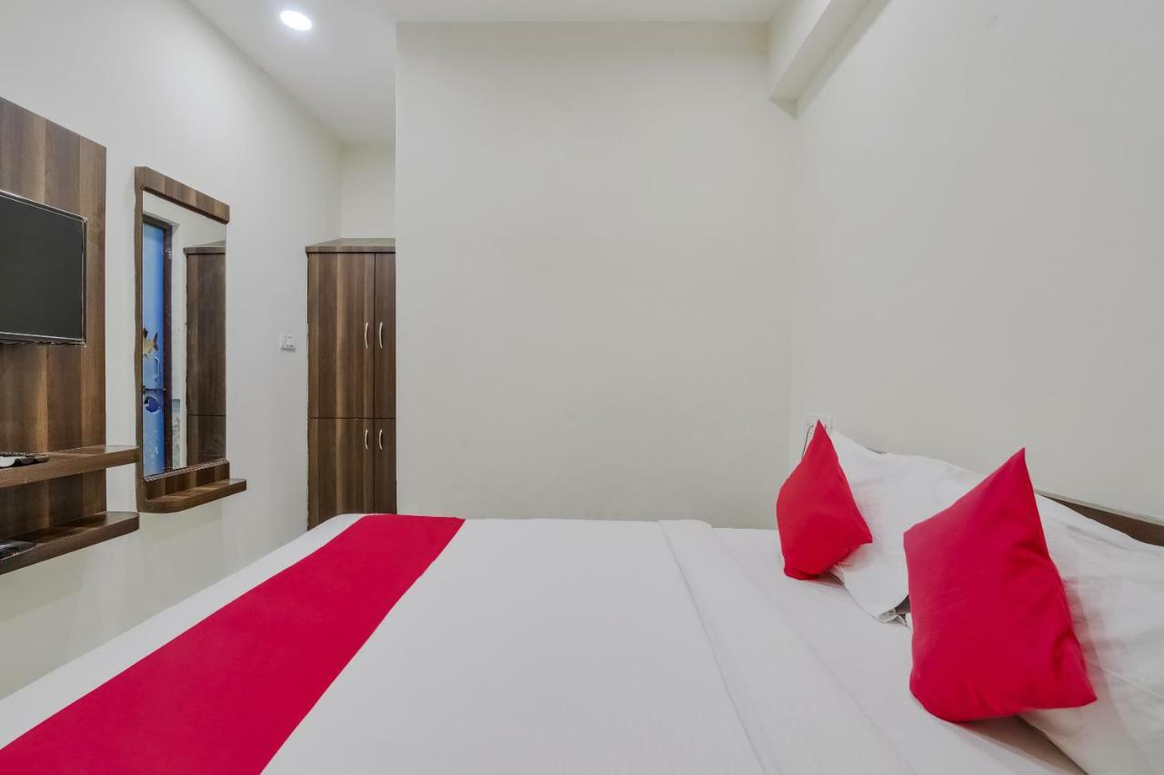 Отель Neema Residency Анантапур Экстерьер фото