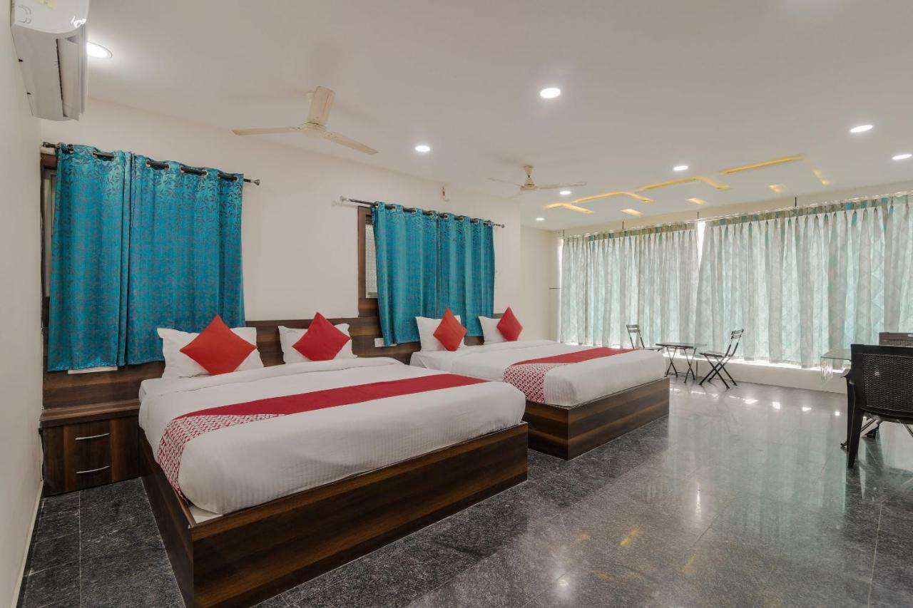 Отель Neema Residency Анантапур Экстерьер фото